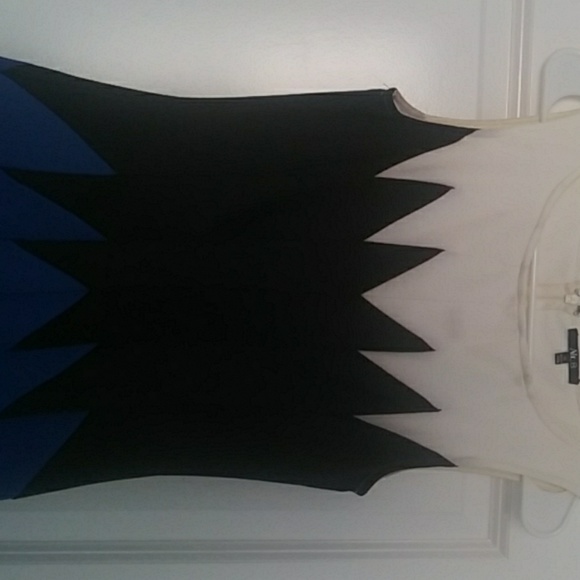 Dress - Picture 2 of 5